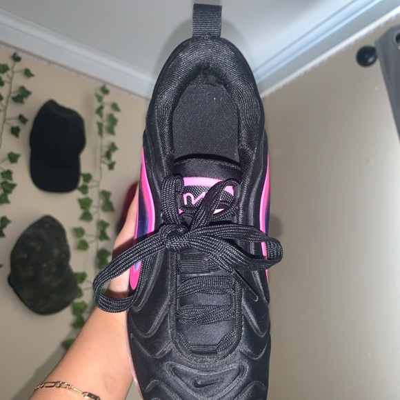 SOLD‼️‼️DO NOT BUY-Nike woman’s sneakers💗 - Picture 2 of 4